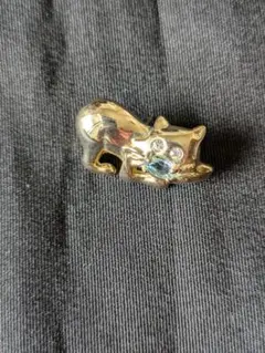 未使用猫のデザイン のピンブローチ