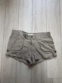 FOREVER21 ベージュ ポケット付きショートパンツ