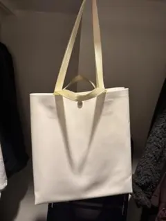 THE ART OF CARRYING PAPER B