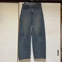 ジーユー　バレルレッグジーンズ　S