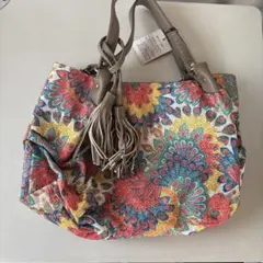 カラフルなバッグ