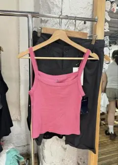 Brandy Melville ピンク タンクトップのサムネイル