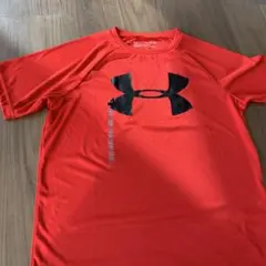 アンダーアーマー　Tシャツ