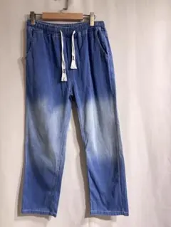 ライトブルーストレートレッグデニムパンツ