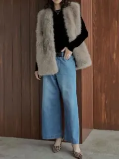 リエディ•フェイクファーベスト　新品タグ付き　アイボリー