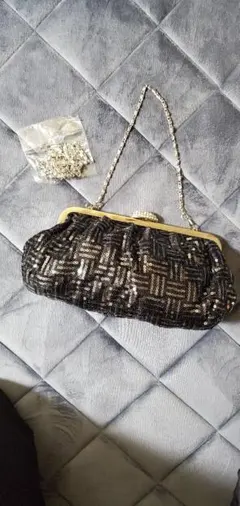 新品未使用パーティーバッグ　フォーマル　キラキラビーズ　ロングチェーン付き