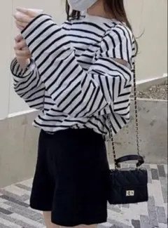 【未使用品★】ボーダー柄　ショルダースリットルーズトップス