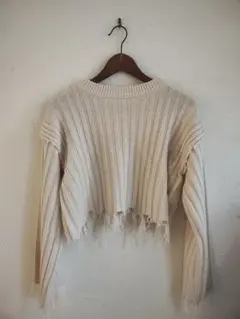 レディース ニット ホワイト クロップド丈 ダメージ加工