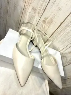 【新品未使用】CHARLES & KEITH ストラップフラットパンプス