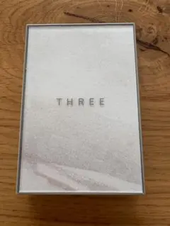 THREE ディスコーダントダンス フェイスパウダーのサムネイル
