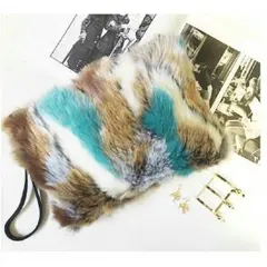 SNS話題！　オシャレなファークラッチ　2way ショルダーバッグ　【サックス】