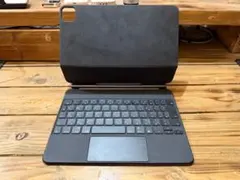 Magic Keyboard Folio 11インチのサムネイル