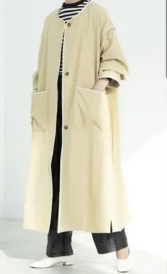 ベージュ ロングジャケット ポケット付きのサムネイル