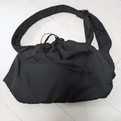 UNIQLO C ソフトパフィーショルダーバッグ