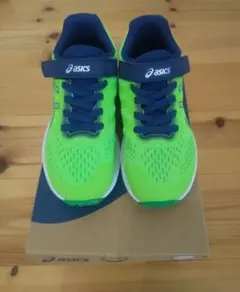 未使用 19cm キッズ スニーカー アシックス レーザービーム asics