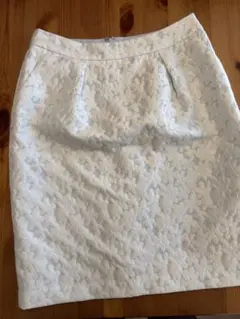 【NATURAL BEAUTY BASIC】膝丈スカートMサイズ