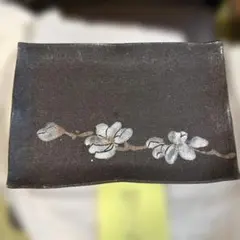 ■新品未使用■益子焼 黒地 花柄皿 約36cm x 25cmのサムネイル