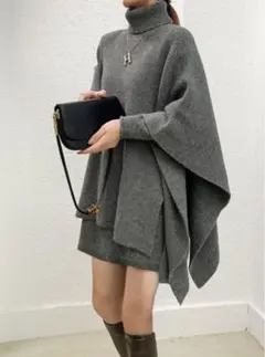 グレー タートルネック ポンチョセーター