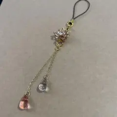 20.ピンク色花形チャーム　ドロップビーズ付きストラップ