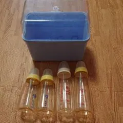 哺乳瓶４本とミルケースのセット