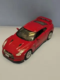 Kinsmart 1/36 日産 GT-R R35 レッド プルバックカーのサムネイル