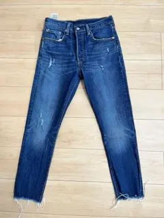 レディースデニム　ダメージ加工デニム　カットオフ