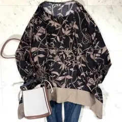 美品 ビアズリー BEARDSLEY 花柄 ボタニカル柄 ブラウス ブラック系 