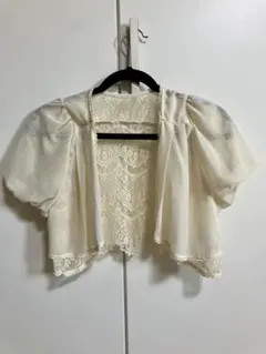 美品 axes femme パフスリーブボレロ M アイボリー アクシーズファム