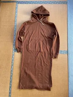 A DAY IN THE LIFE フード付きロングワンピース ブラウン