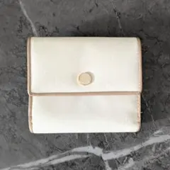 未使用美品　russet　ニつ折り財布　ホワイト×シャンパンゴールドのサムネイル