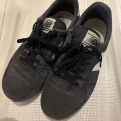 New Balance ブラック スニーカー