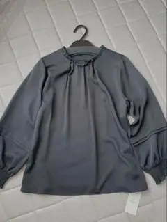 フリル ブラウス