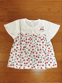 【新品】さくらんぼ柄　半袖カットソー　95cmのサムネイル