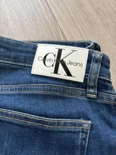 Calvin Klein Jeansのサムネイル