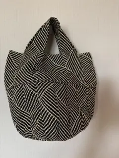 匿名配送 幾何学模様 ハンドバッグ モノトーン Trents Sei | Mercari