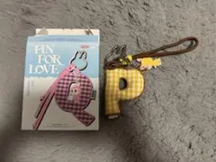 ラブブ　イニシャルチャーム　PIN FOR LOVE ストラップ チェック柄