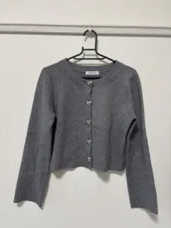 ナチュラルビューティーベーシック ハートボタンニットジャケット （グレー）