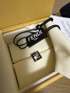 2026年最新】fendi ピアス 片耳の人気アイテム - メルカリ