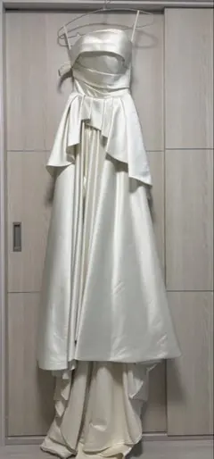 サテン調Aラインウェディングドレス