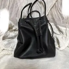 ブラック 巾着型 ショルダーバッグ