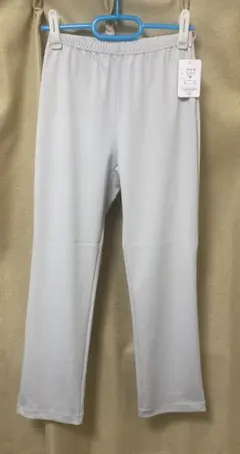 ✨新品未使用✨　麻布プロバドール　レギテコ ストレートパンツ　Mサイズのサムネイル
