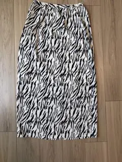 フレアスカート 白黒ストライプ