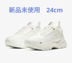 NIKE ナイキ　ウィメンズシューズ　TC7900