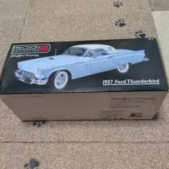 Ford 1957 Thunderbird ダイキャストメタル - メルカリ