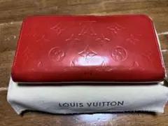LOUIS VUITTON ルイヴィトン ヴェルニ ジッピ ー　長財布 レッド