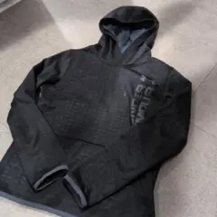 UNDER ARMOUR フード付きパーカー ブラック