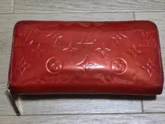 ルイヴィトン ヴェルニ ジッピーウォレット
