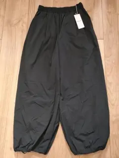 新品　コムサイズム　パラシュート パンツ　9号　定価7900円