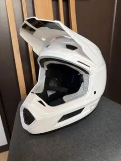j*1様 rurocの ホワイトジェットヘルメットだ！ - メルカリ