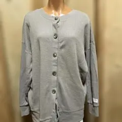 Java ボタン付きカーディガン
